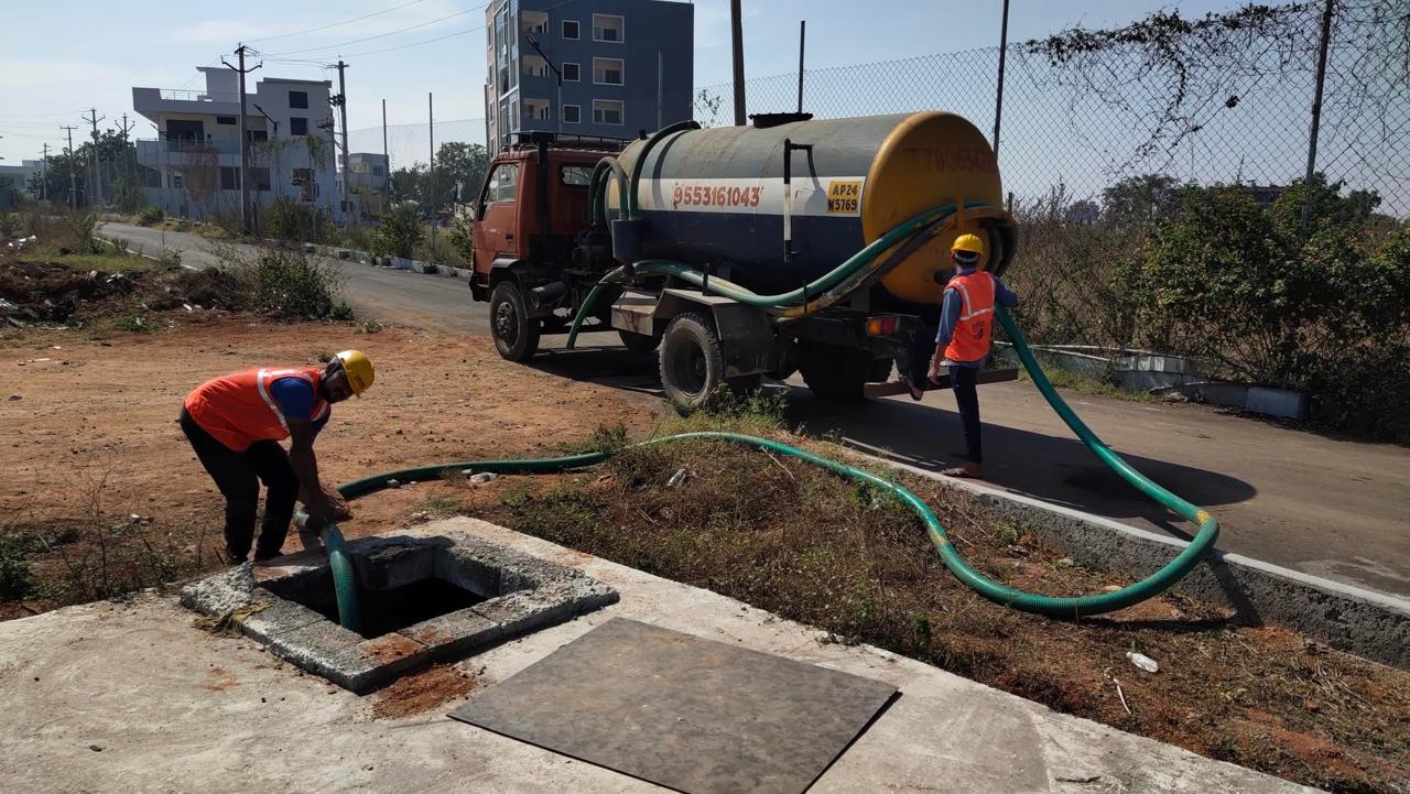 Septic tank cleaning services